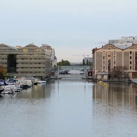 Lägenhet Quai De La Seine Paris